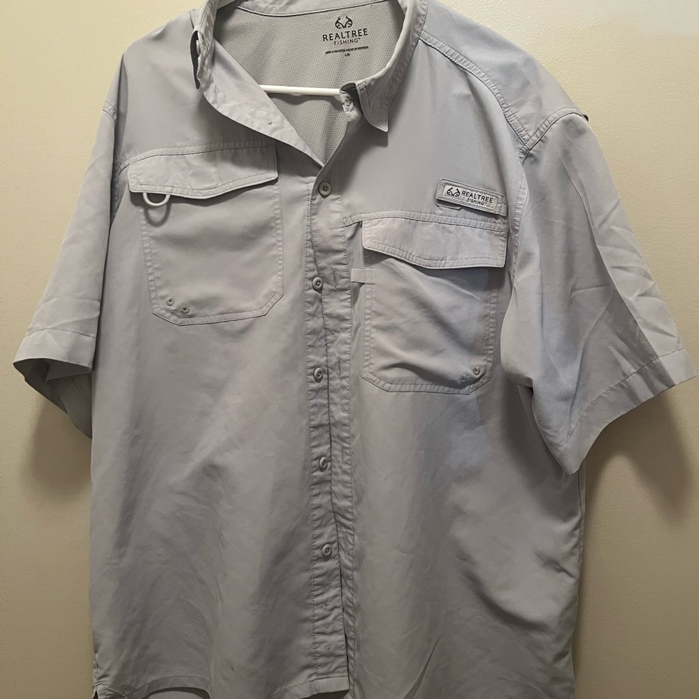 Realtree Men's Light Gray Casual Button Down Shirt